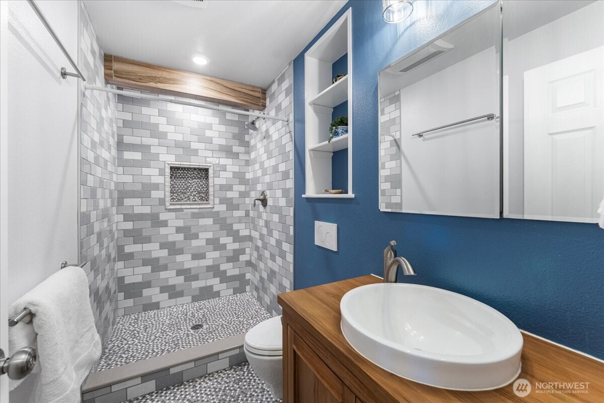 1351 S Highland Avenue Property Photo 36