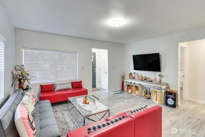 324 Park Avenue Property Photo 3