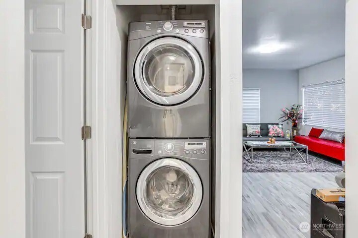 324 Park Avenue Property Photo 22