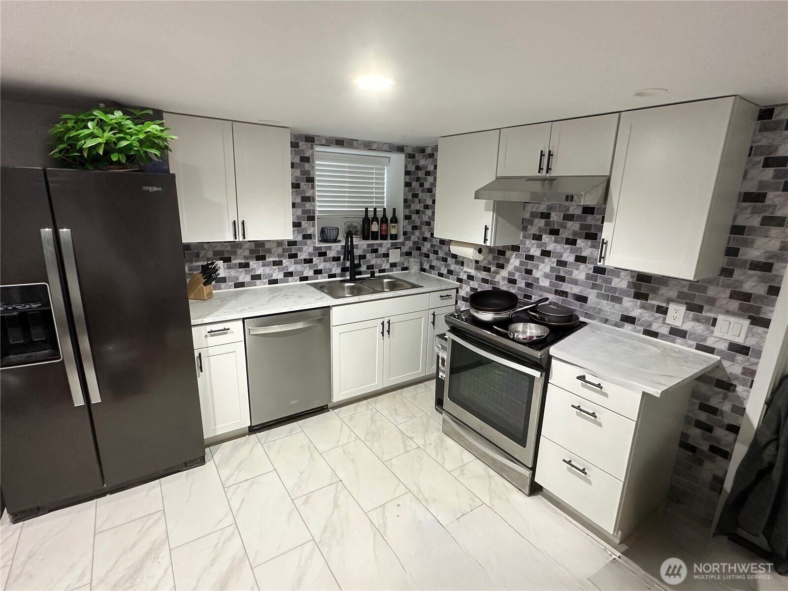 324 Park Avenue Property Photo 23