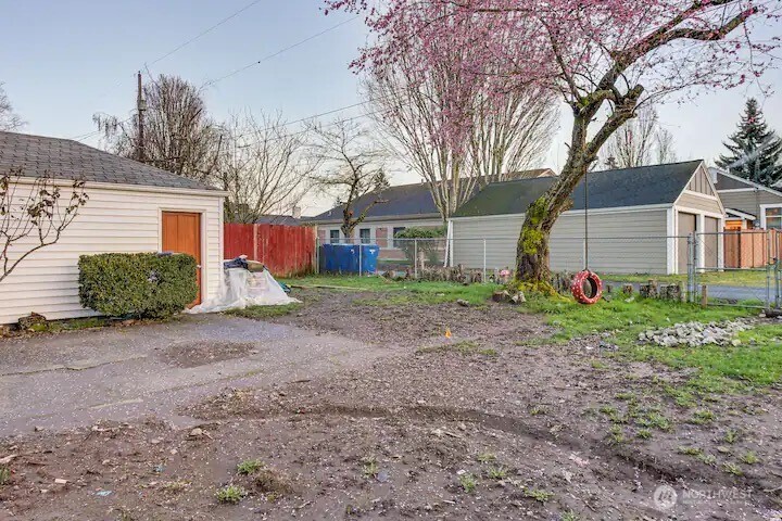 324 Park Avenue Property Photo 24