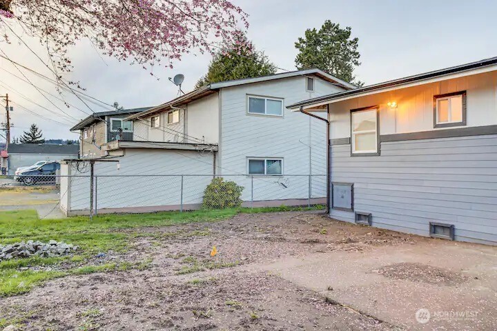 324 Park Avenue Property Photo 25