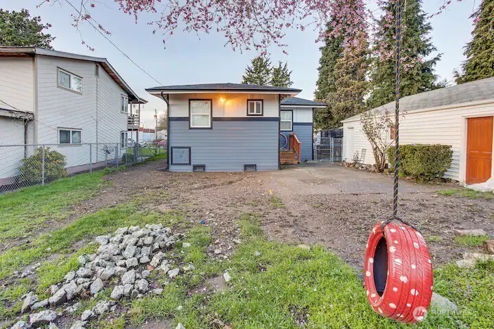 324 Park Avenue Property Photo 26