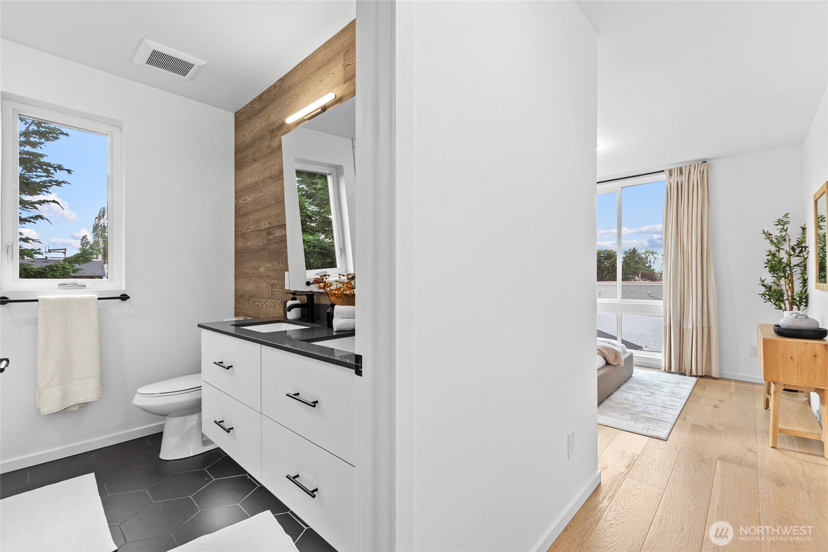 2612 E Yesler Way Property Photo 22