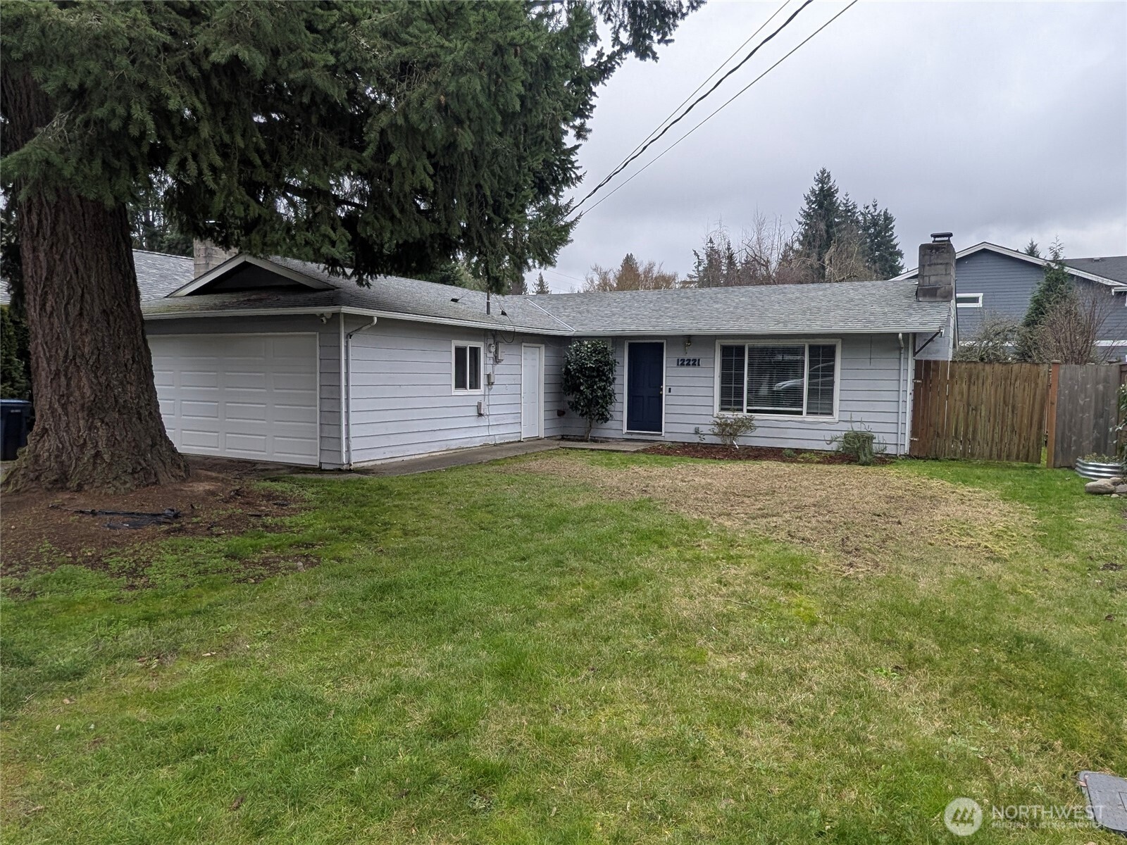 12221 NE 75th Street Property Photo 1
