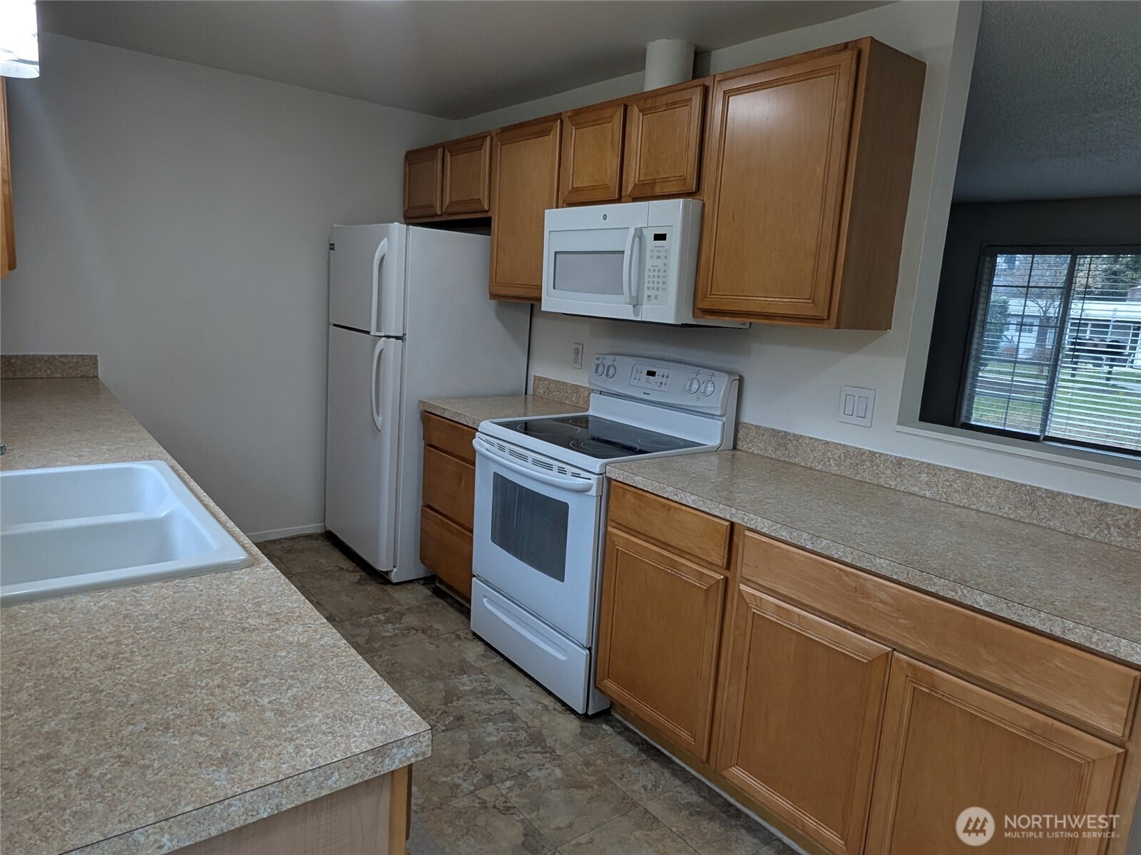 12221 Ne 75th Street Property Photo 7