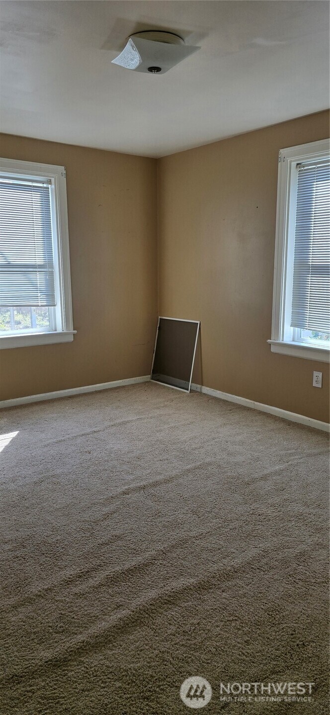 371 Main Street Property Photo 16