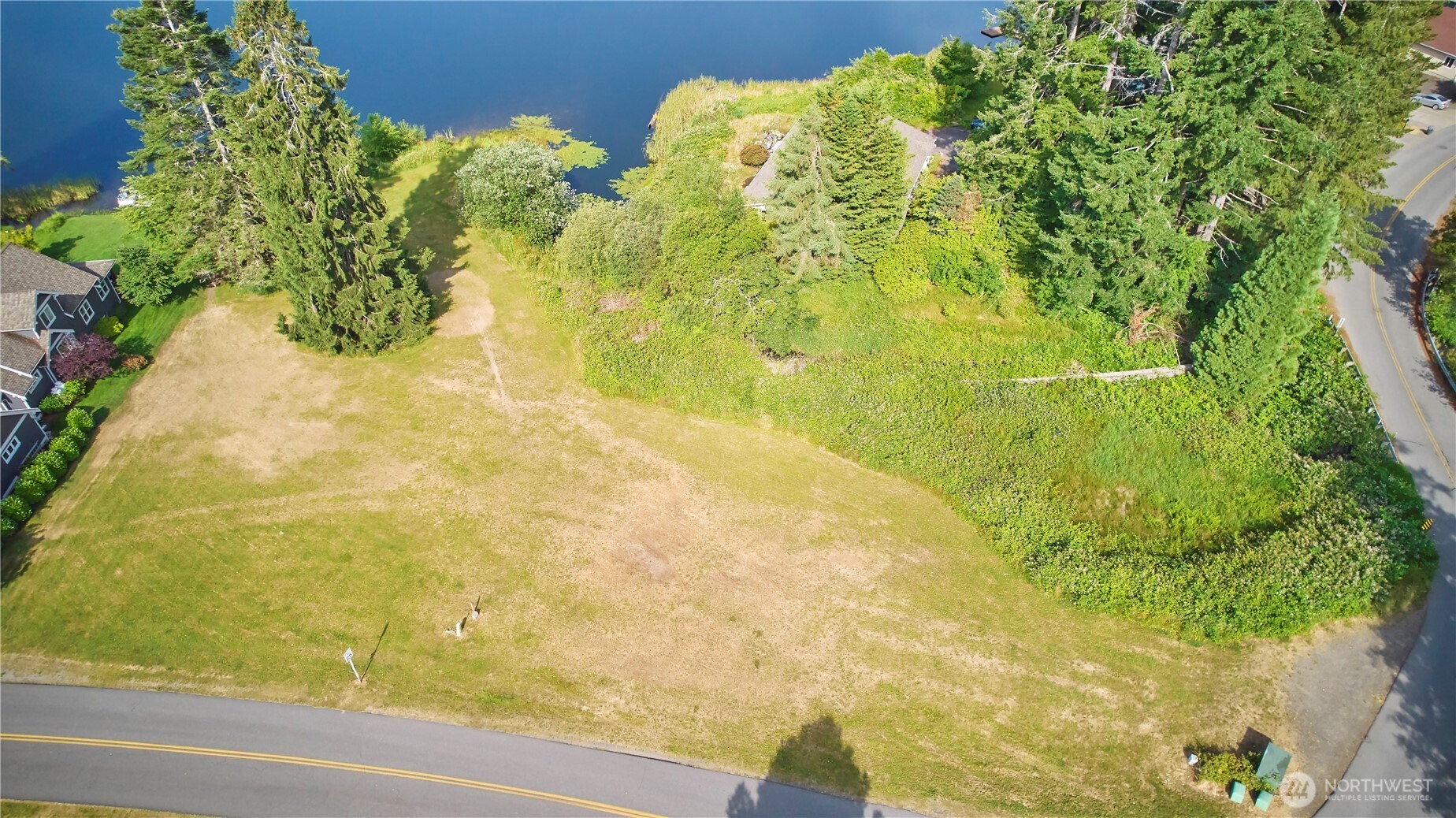 20 E Lakeshore Drive Property Photo 4