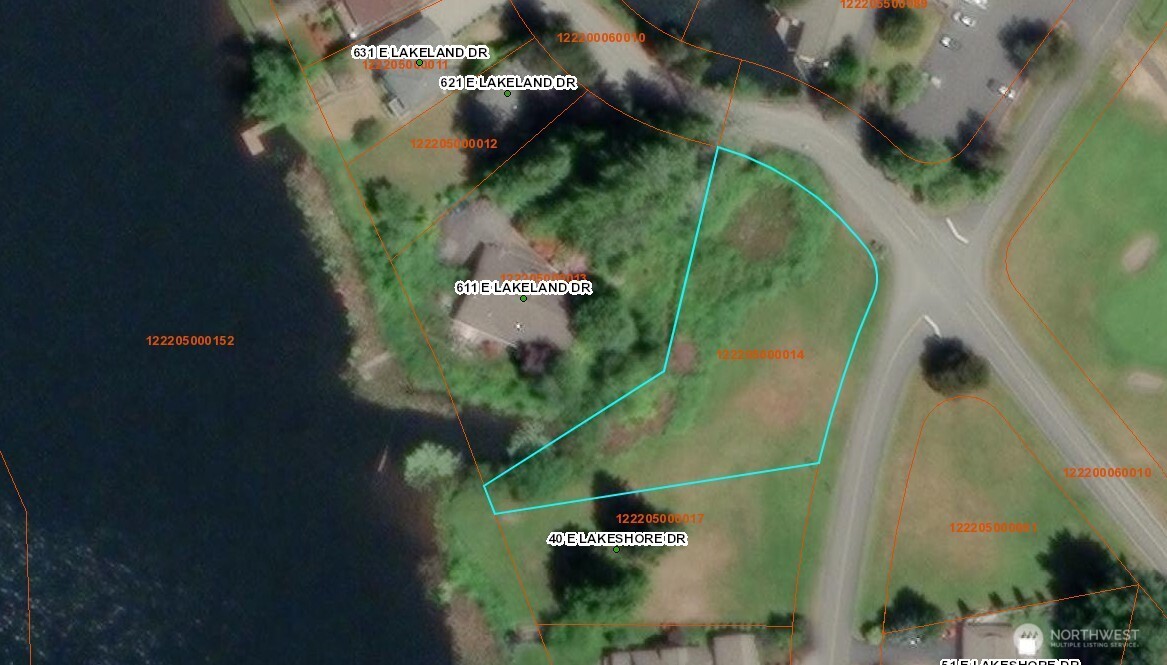 20 E Lakeshore Drive Property Photo 8
