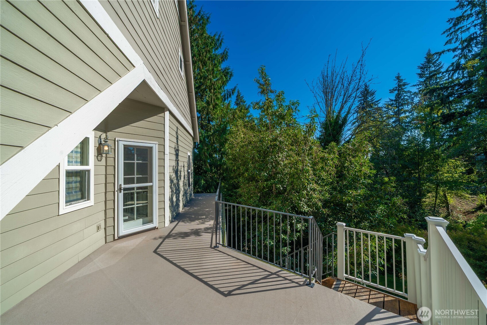 13704 120th Street Property Photo 8