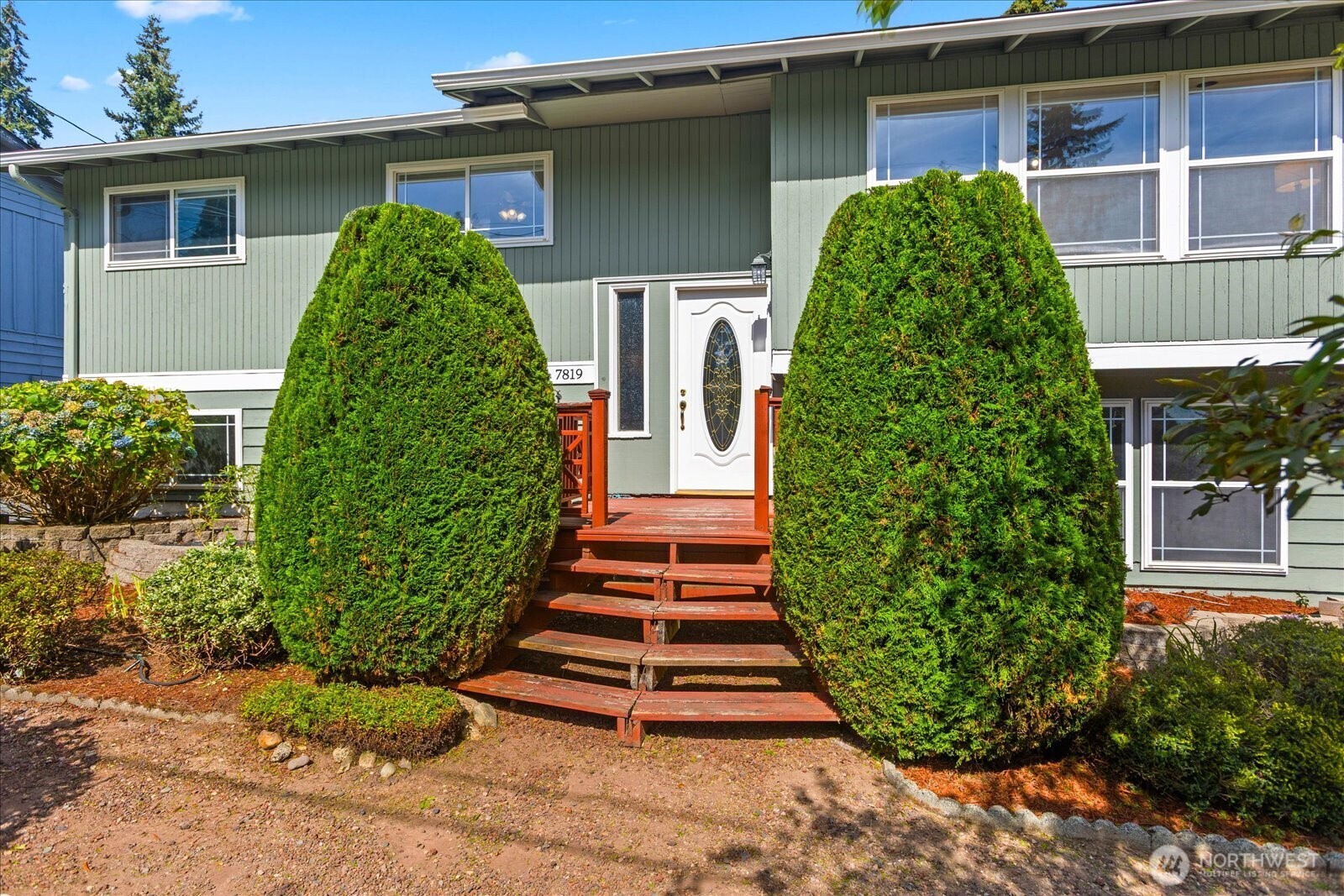 7819 225th Place Property Photo 4