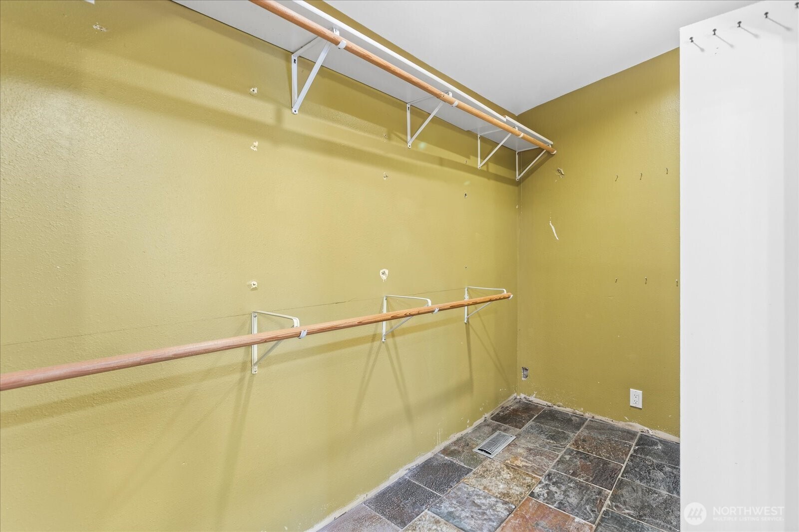 7819 225th Place Property Photo 12