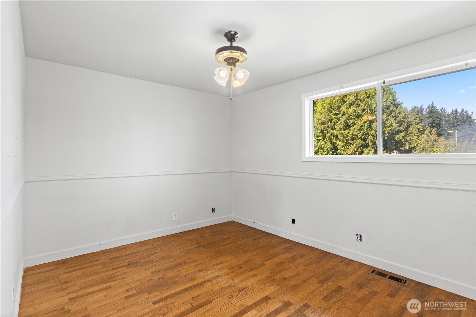7819 225th Place Property Photo 16