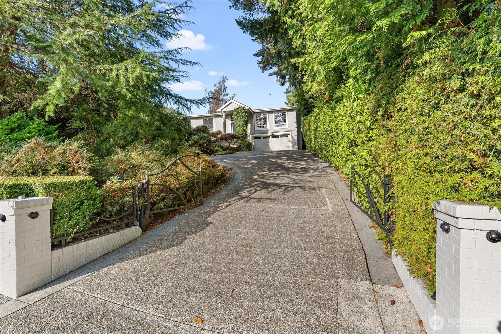 11912 Marine View Drive Property Photo 4
