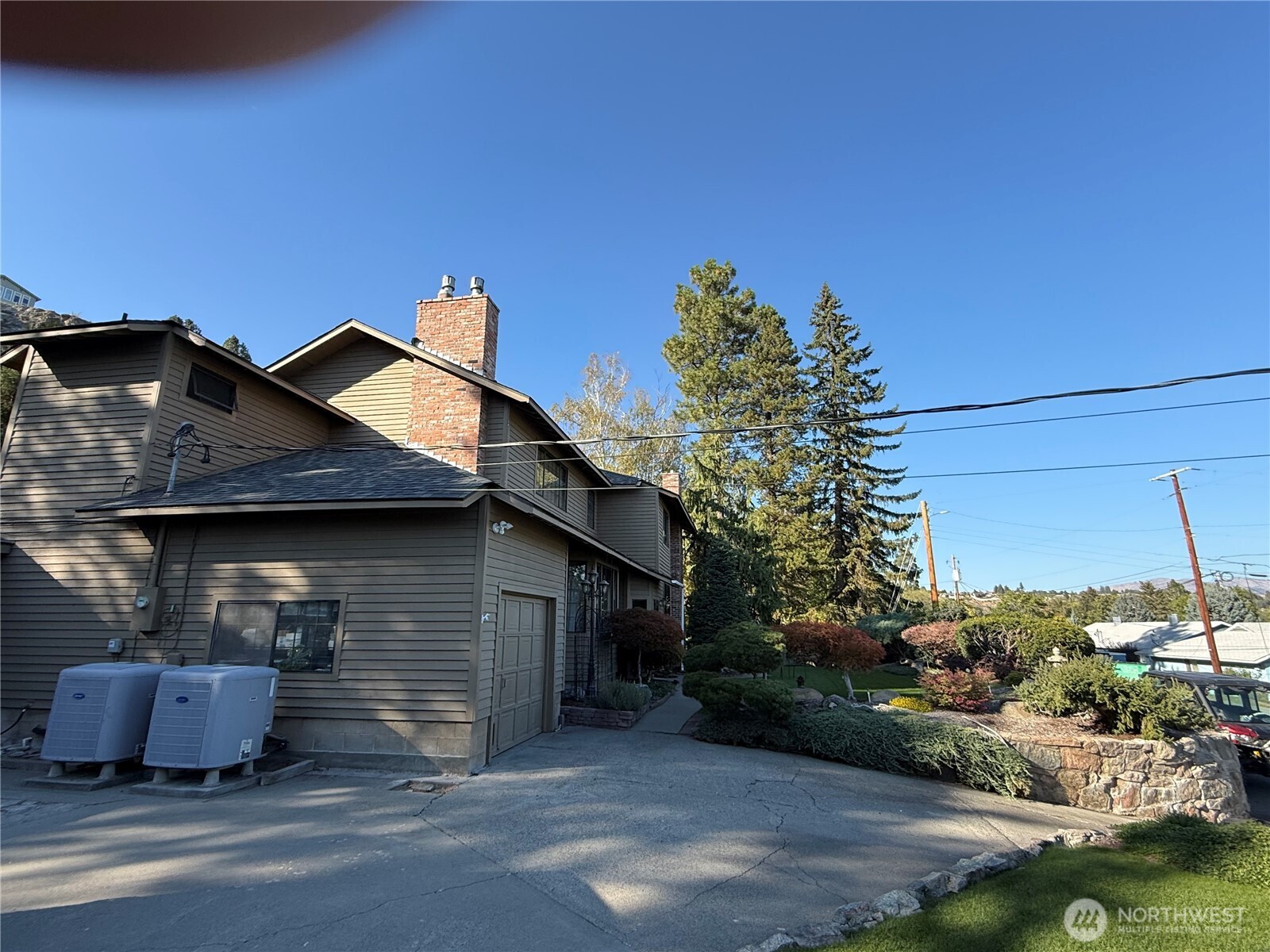 300 Canyon Court Drive Property Photo 2
