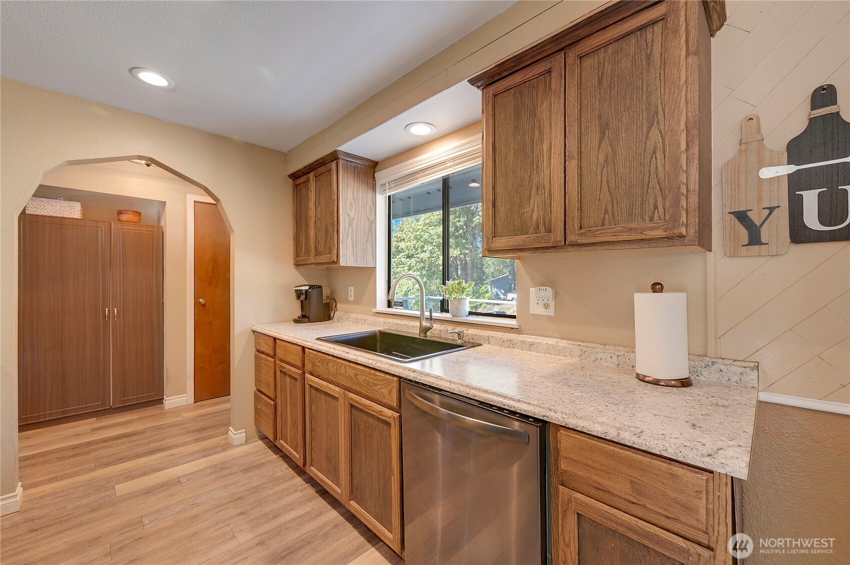 6910 E Cascade Drive Property Photo 8