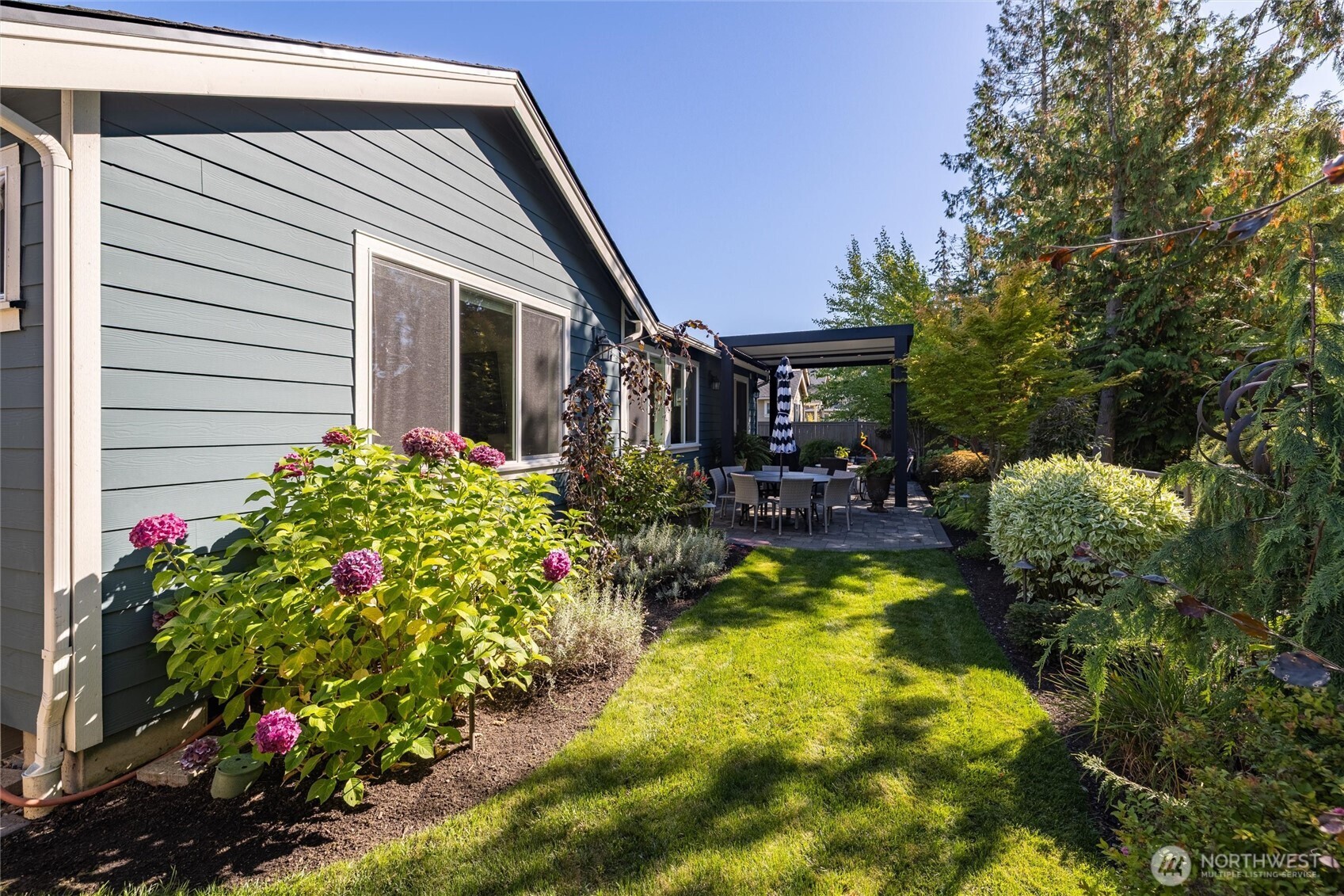 973 Rainier Loop Property Photo 37