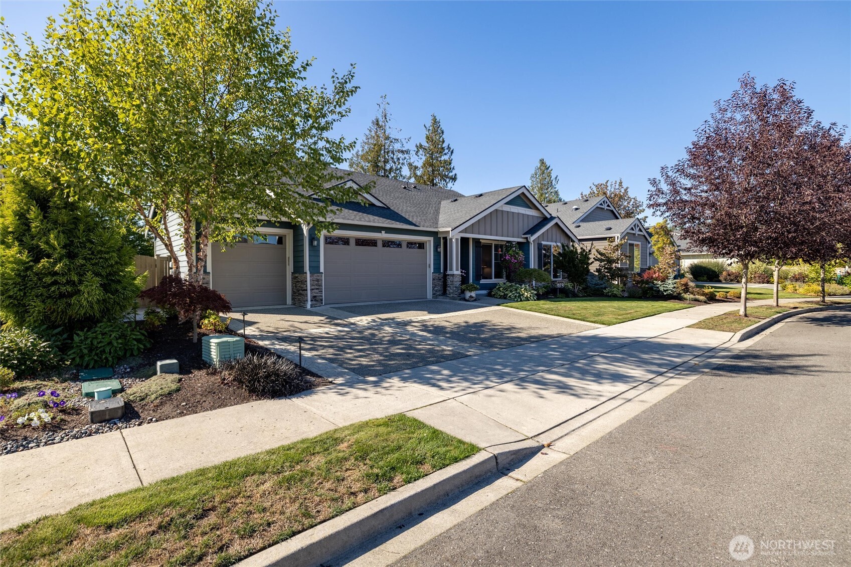 973 Rainier Loop Property Photo 40
