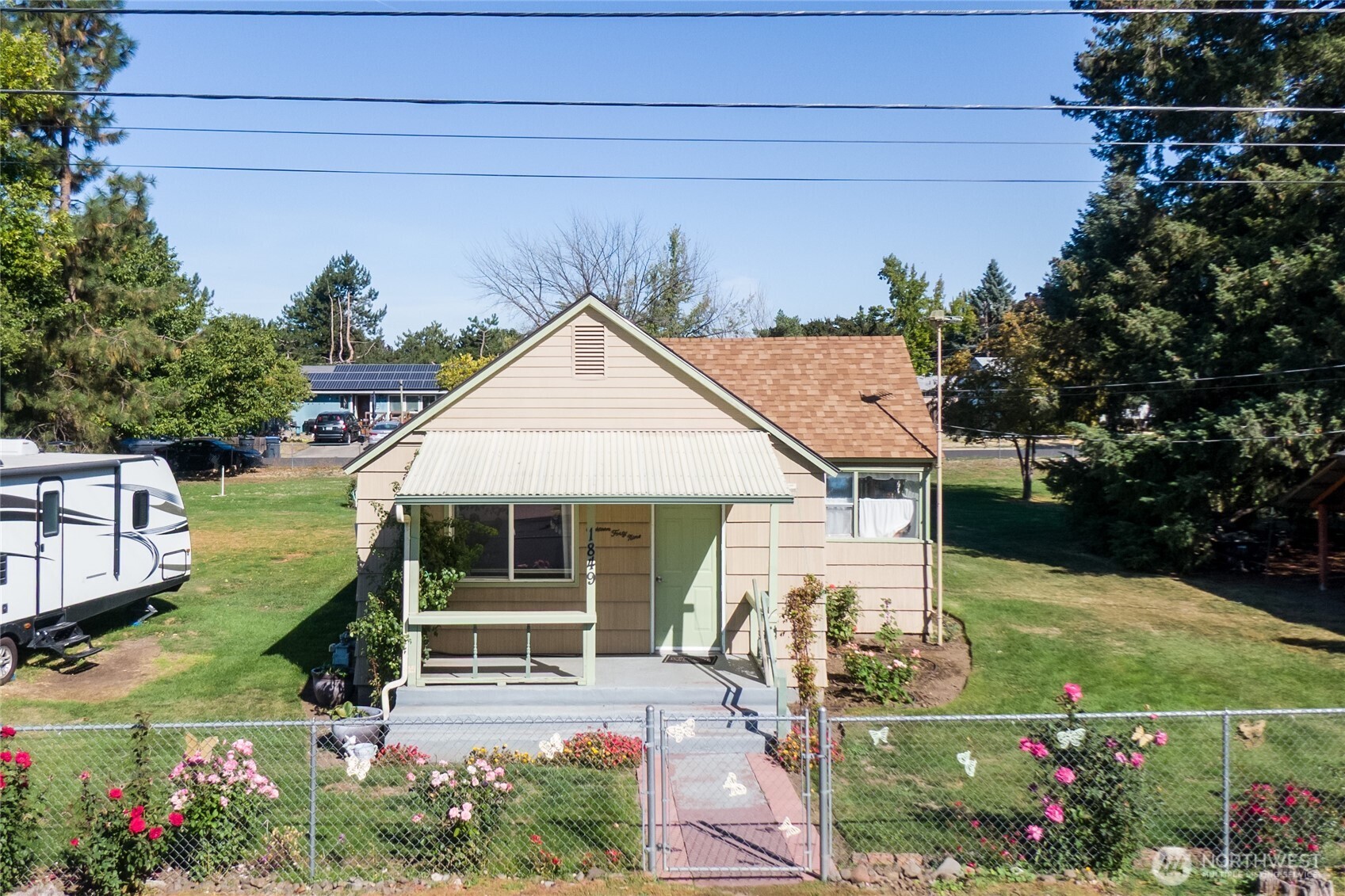 1849 Delmont Street Property Photo 2