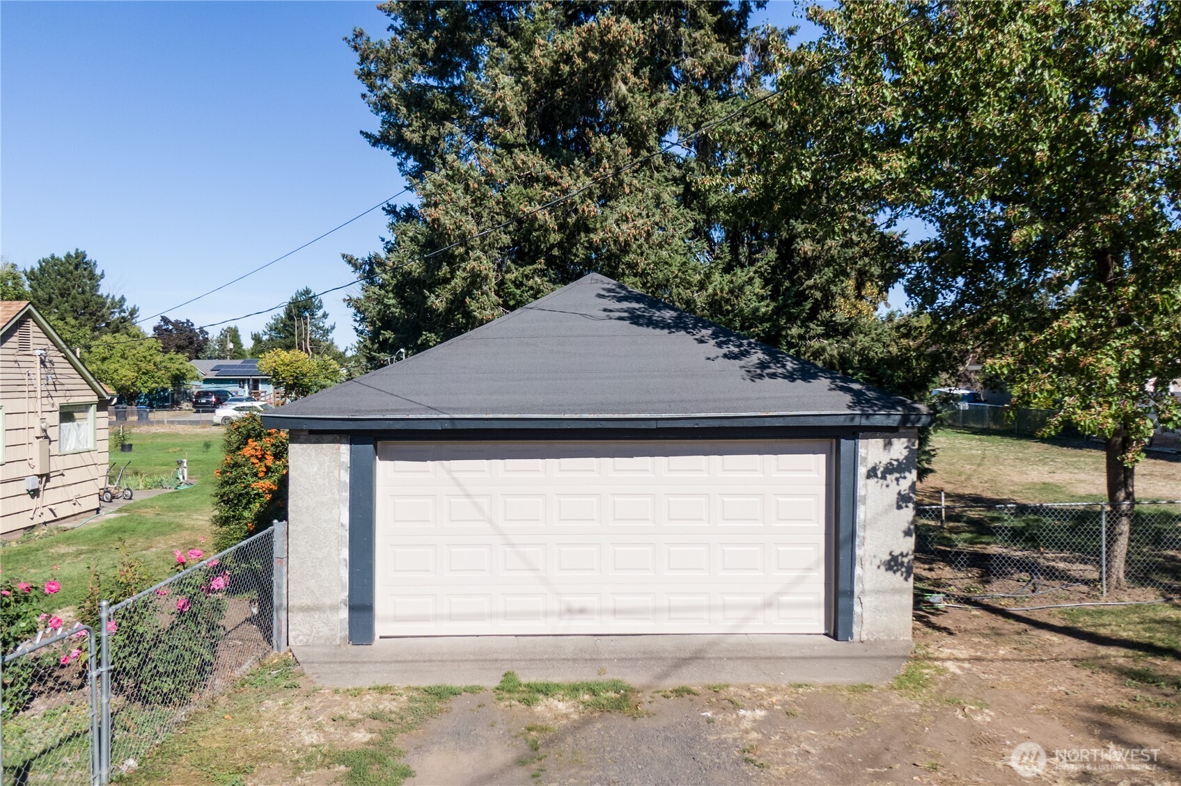 1849 Delmont Street Property Photo 5