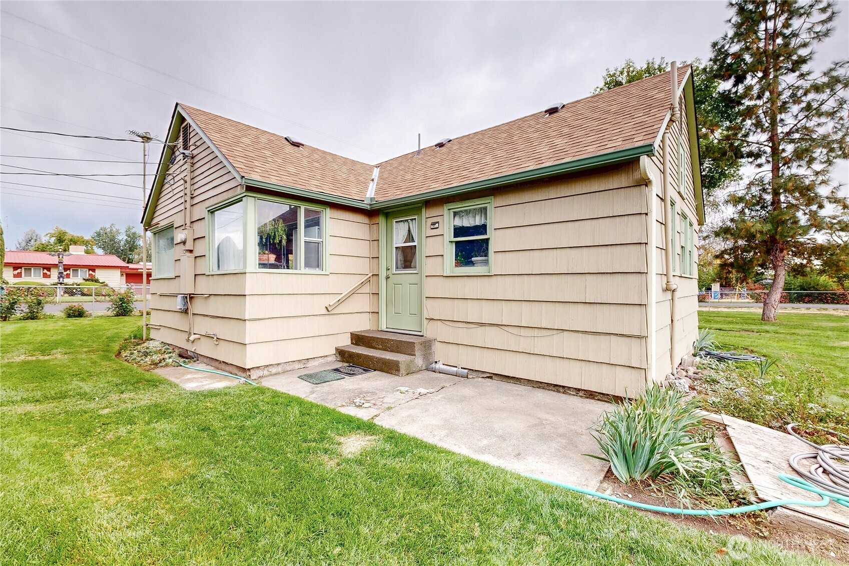 1849 Delmont Street Property Photo 21