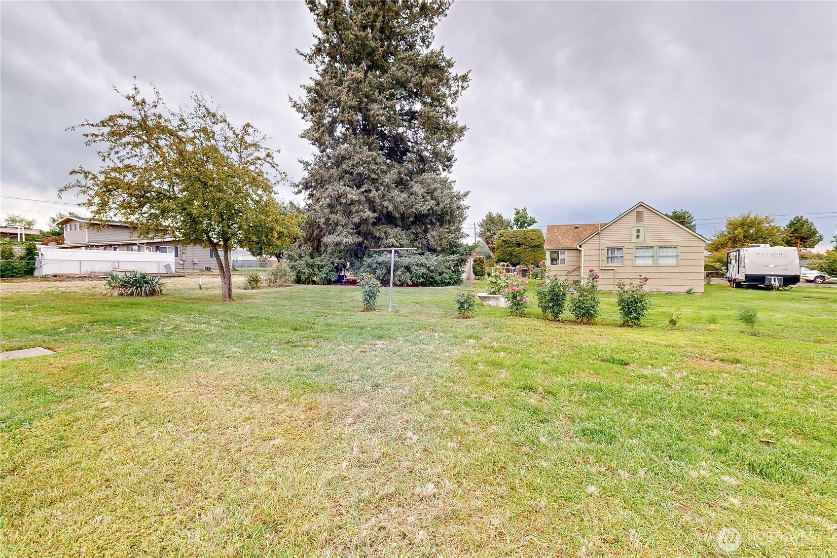 1849 Delmont Street Property Photo 29