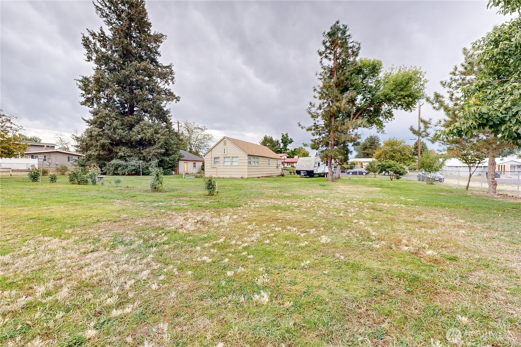 1849 Delmont Street Property Photo 30