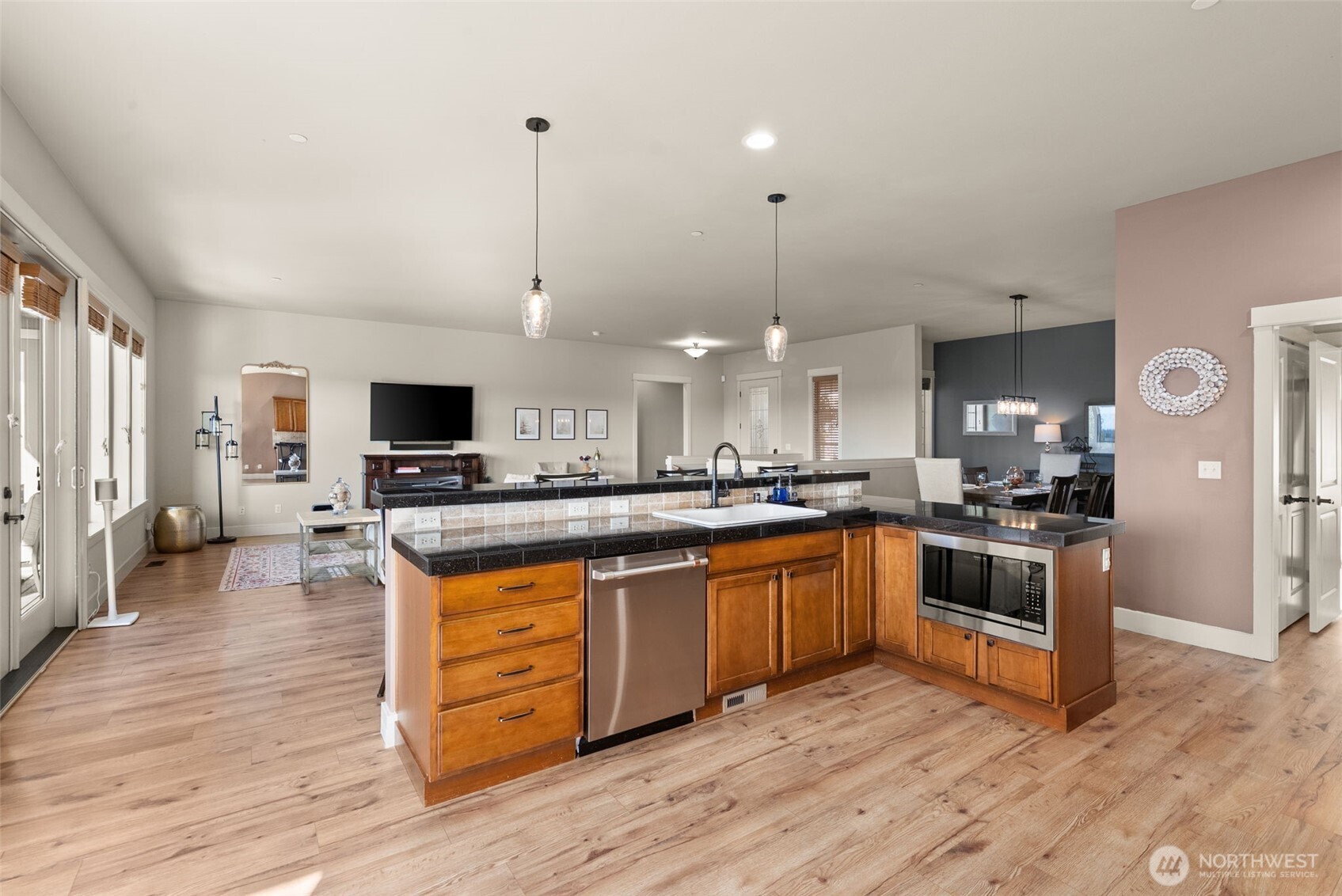 1740 Skyline Ridge Lane Property Photo 8