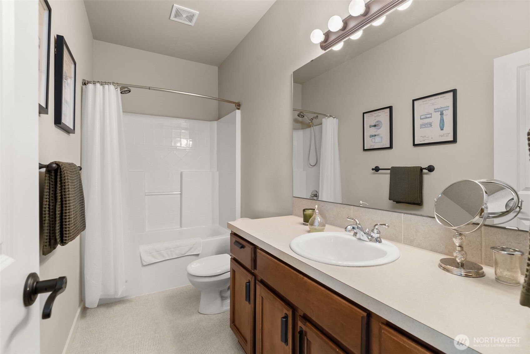 1740 Skyline Ridge Lane Property Photo 29