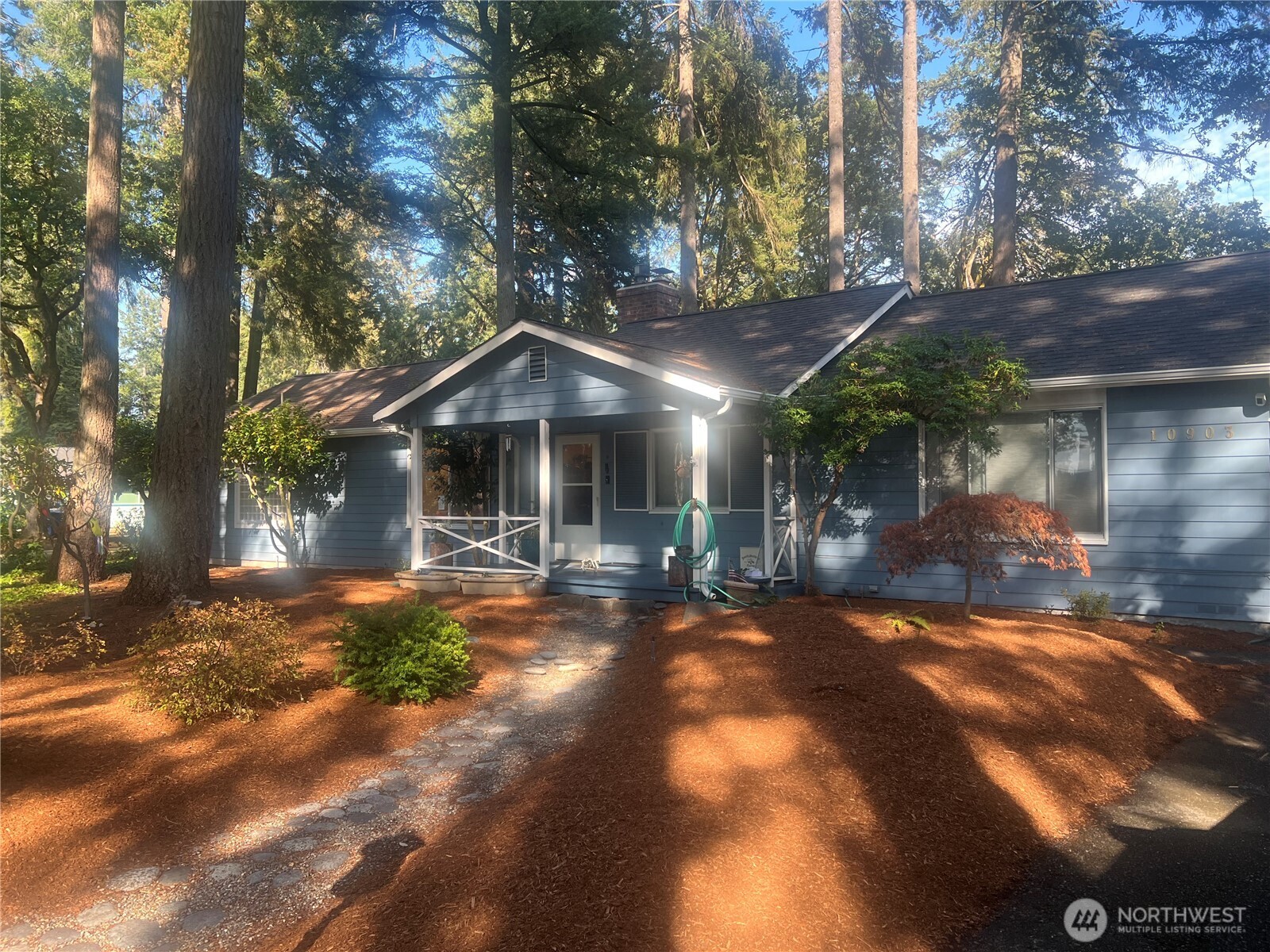 10903 Meadow Road Property Photo 1