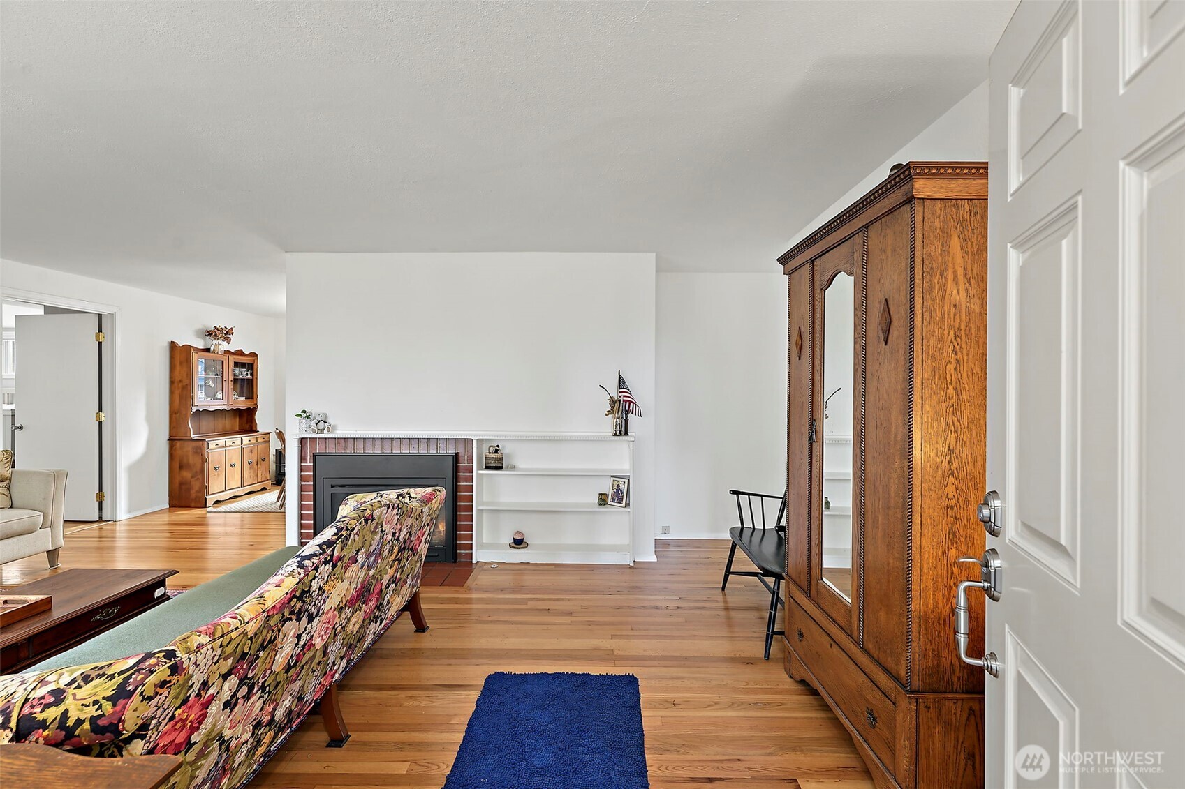 10903 Meadow Road Property Photo 3