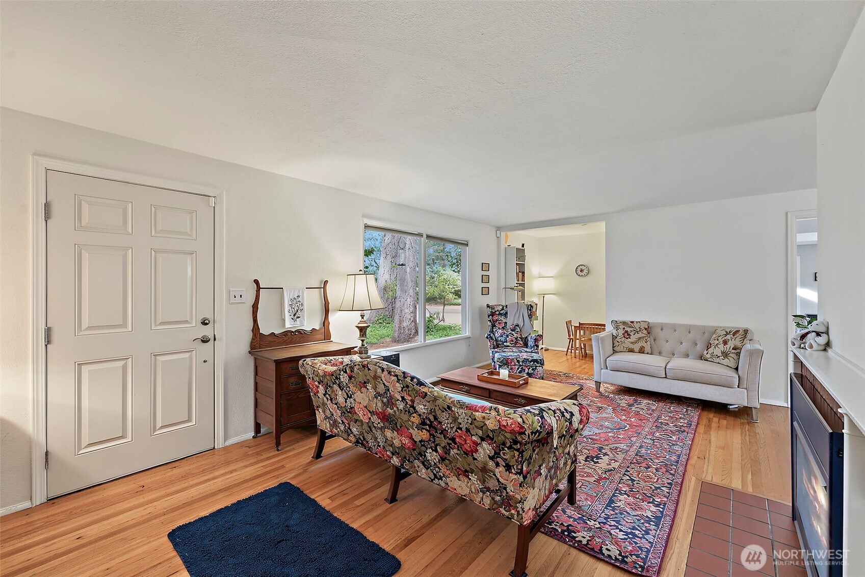 10903 Meadow Road Property Photo 5