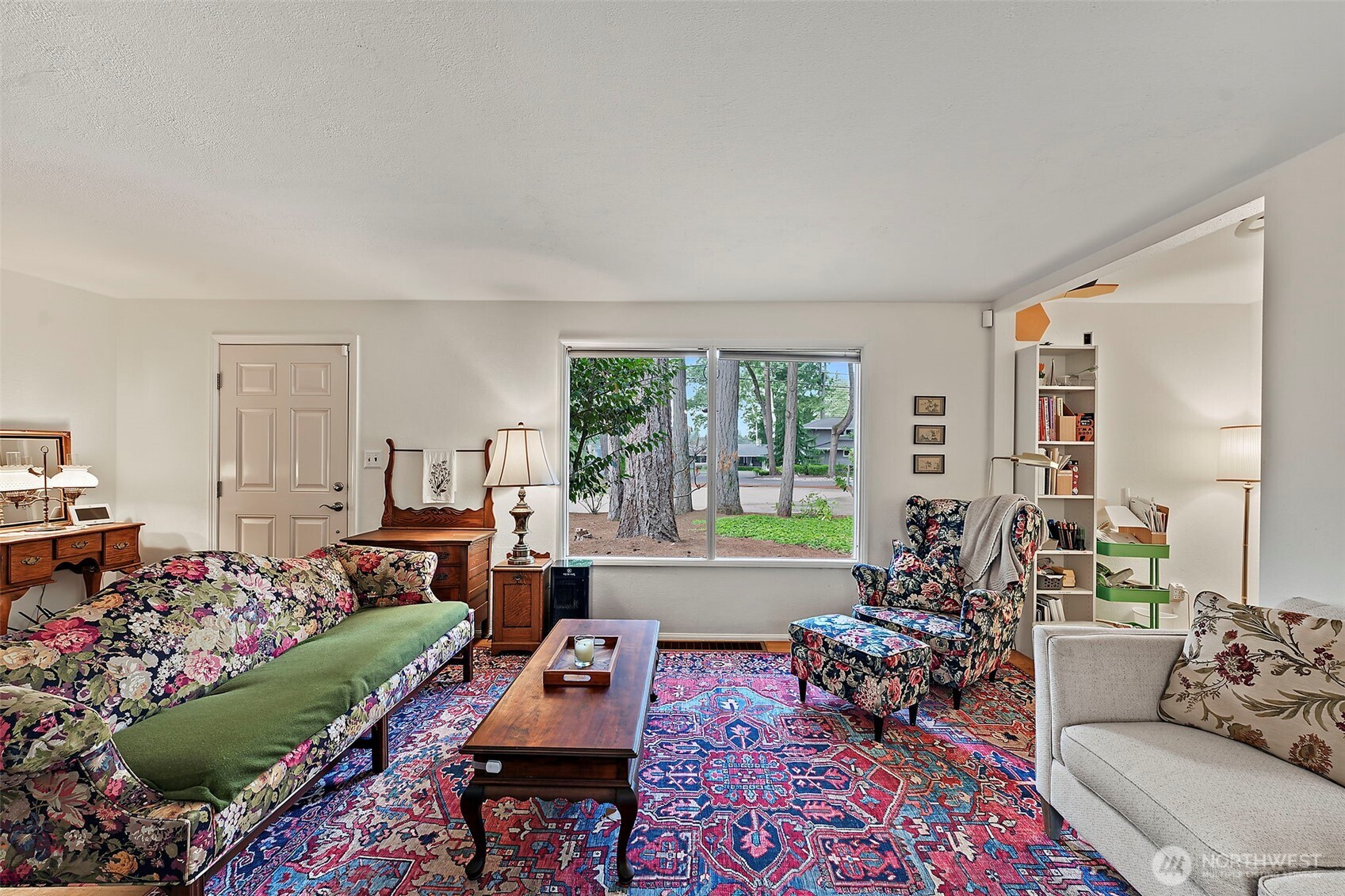 10903 Meadow Road Property Photo 6
