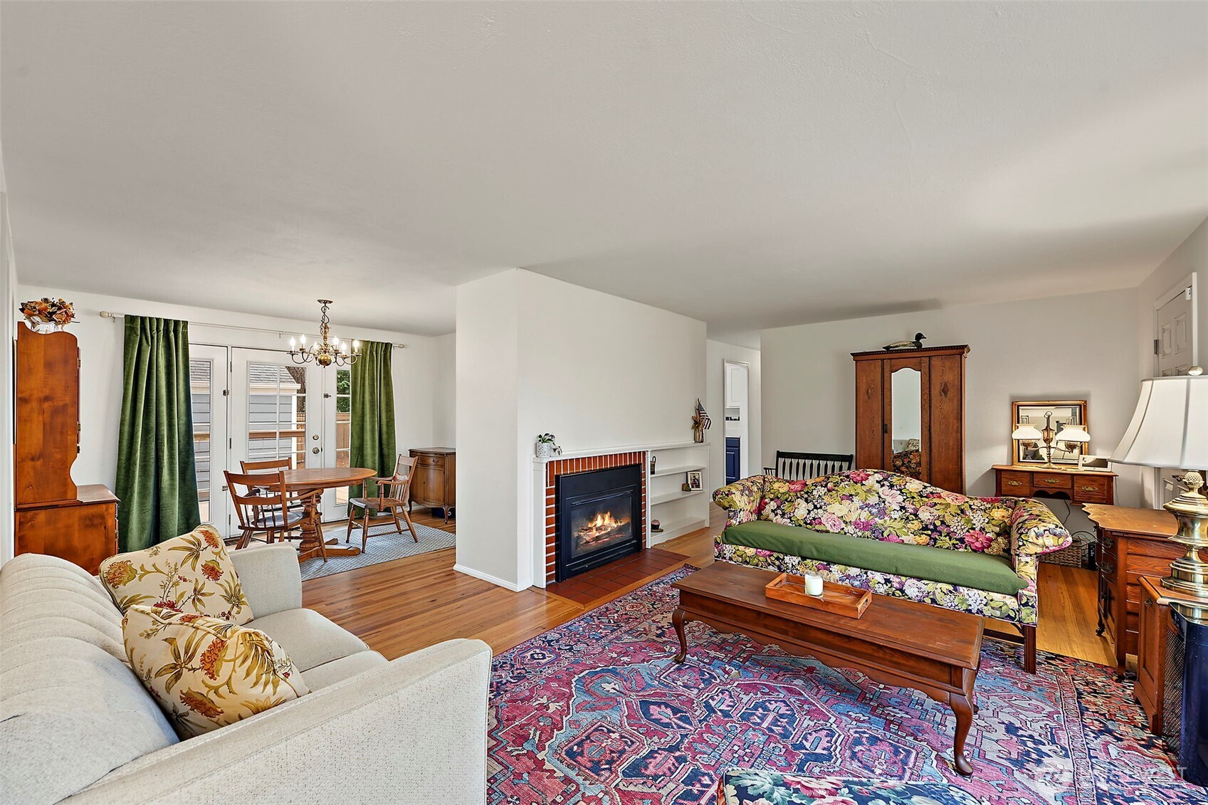 10903 Meadow Road Property Photo 7