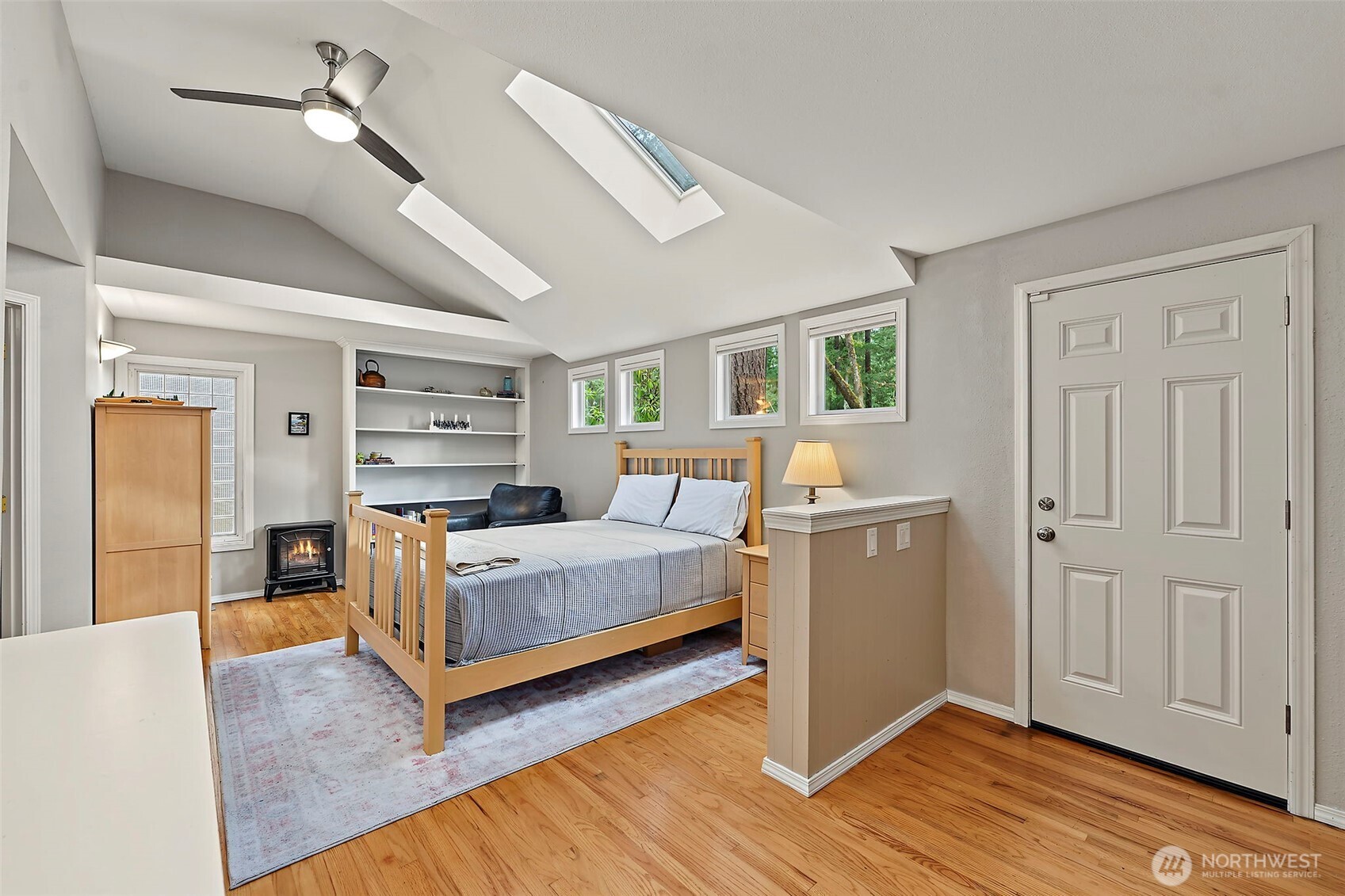 10903 Meadow Road Property Photo 8