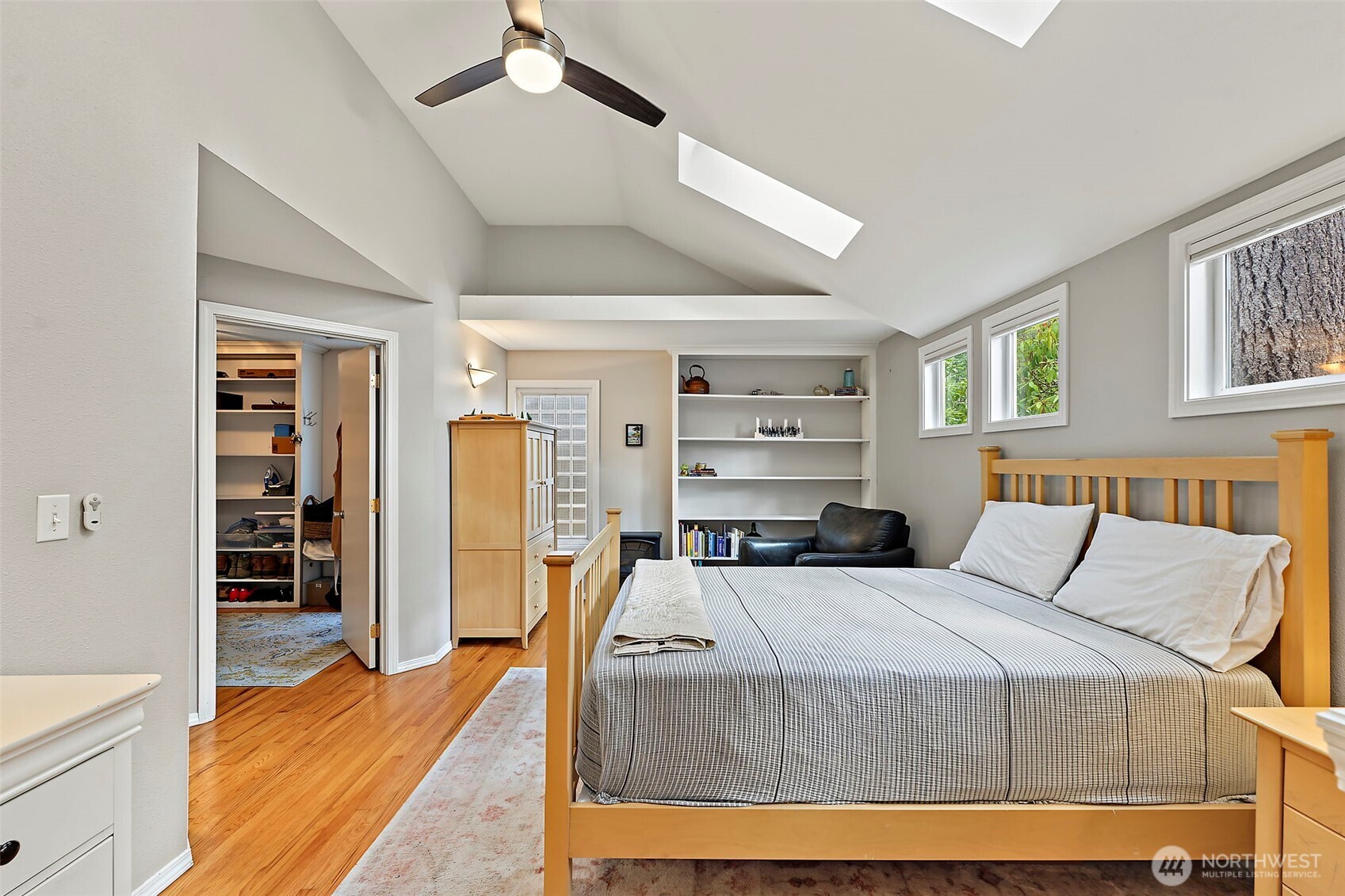 10903 Meadow Road Property Photo 9