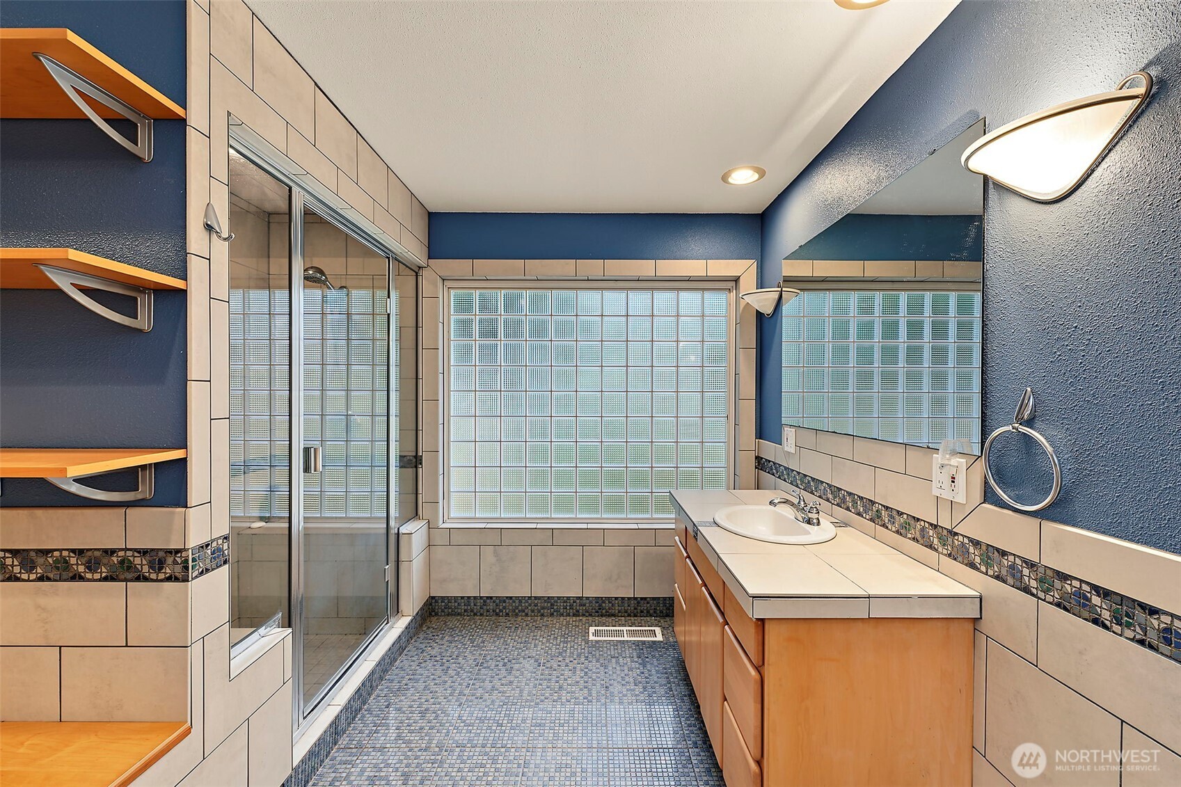 10903 Meadow Road Property Photo 13