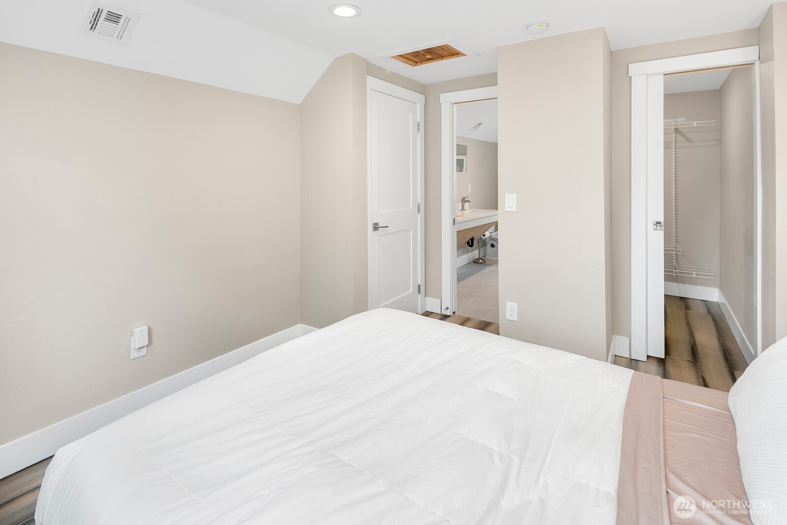 6271 Ellis Avenue Property Photo 19
