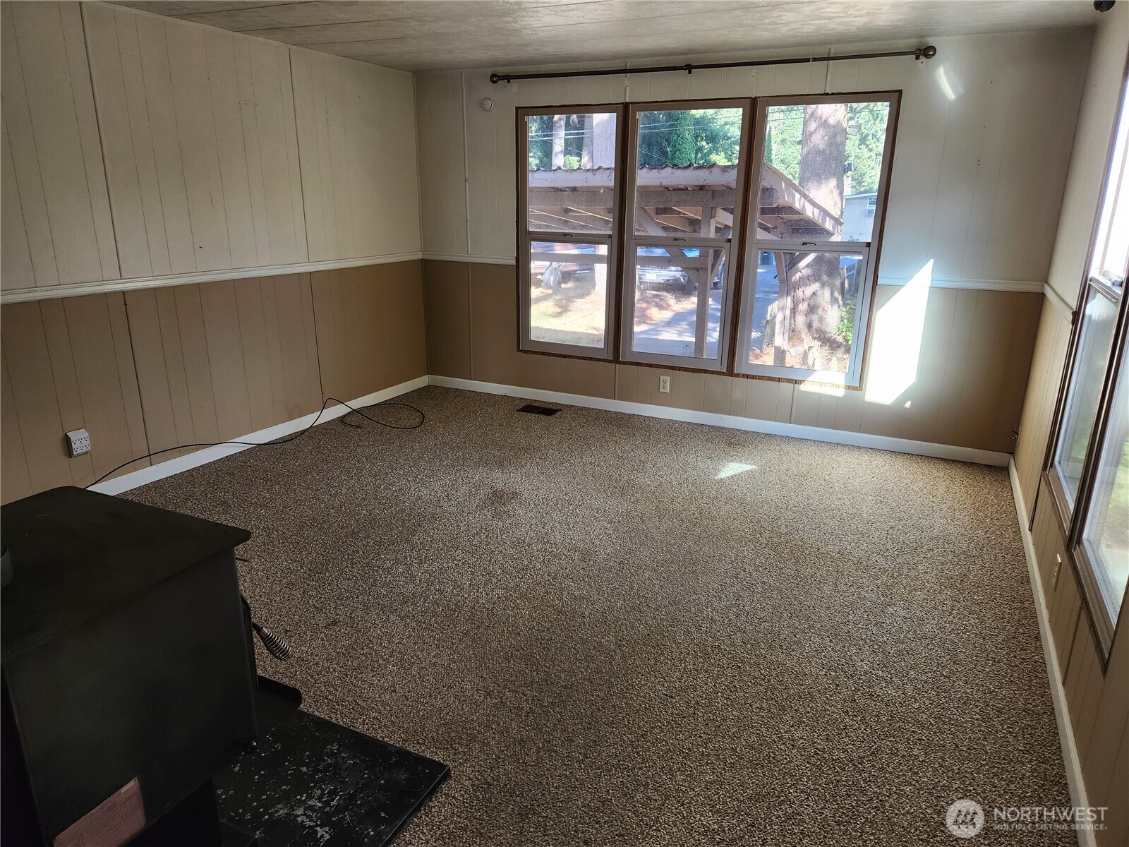 7085 Tall Cedars Lane Property Photo 8