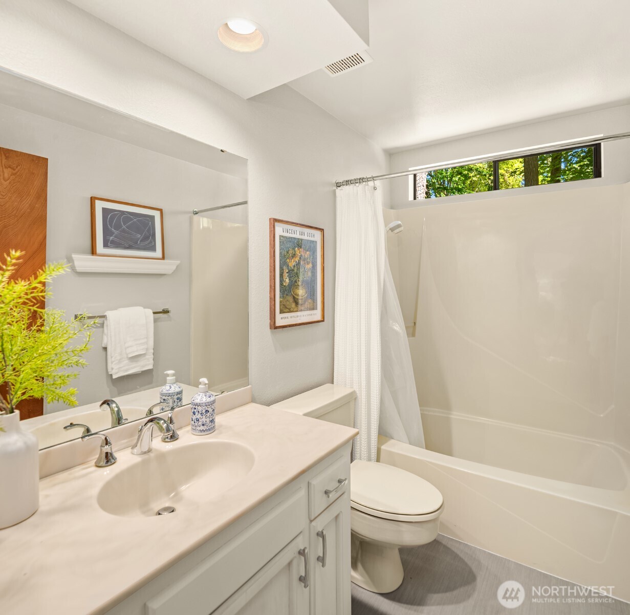 4336 E Mercer Way Property Photo 30