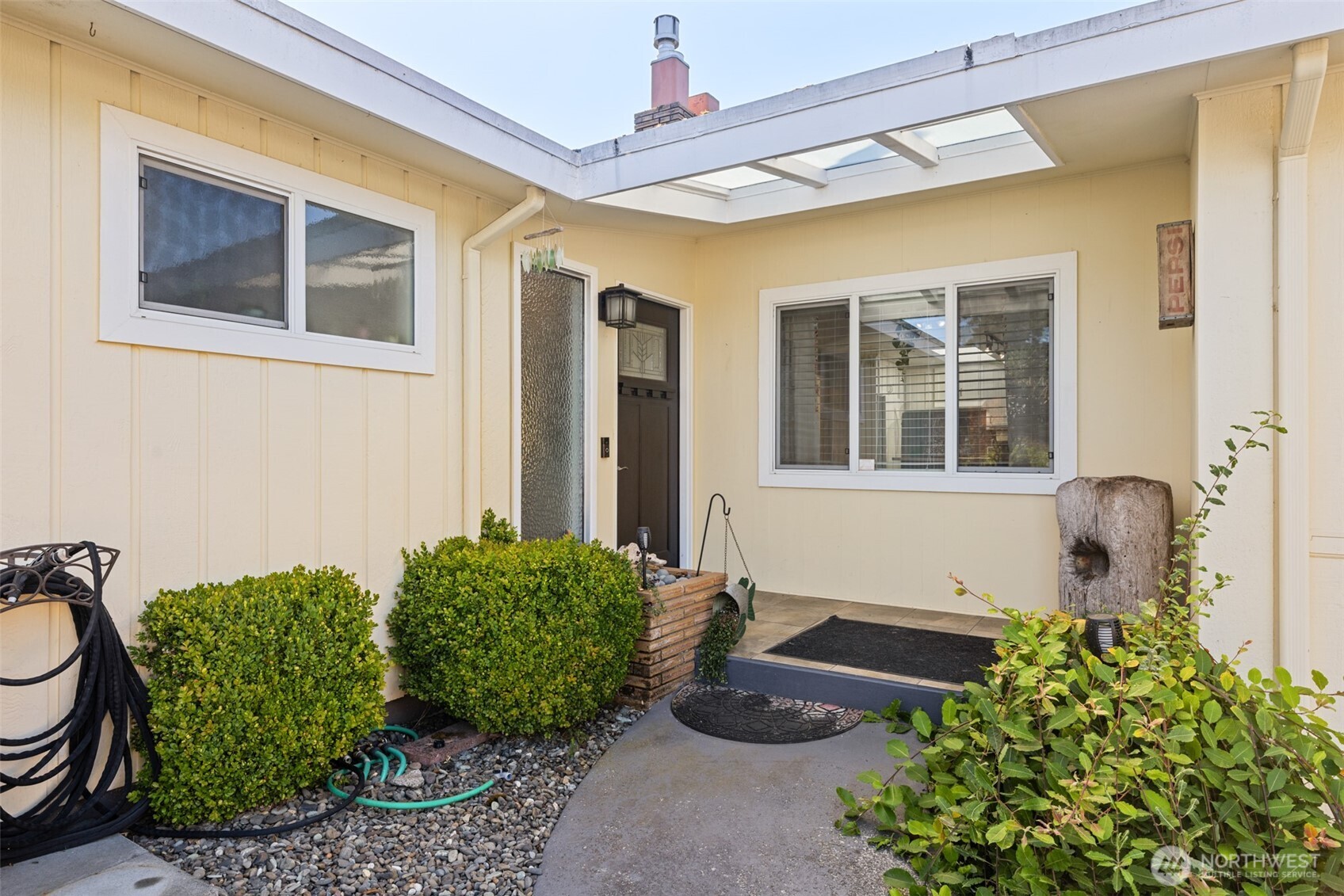 142 W Columbus Avenue Property Photo 2
