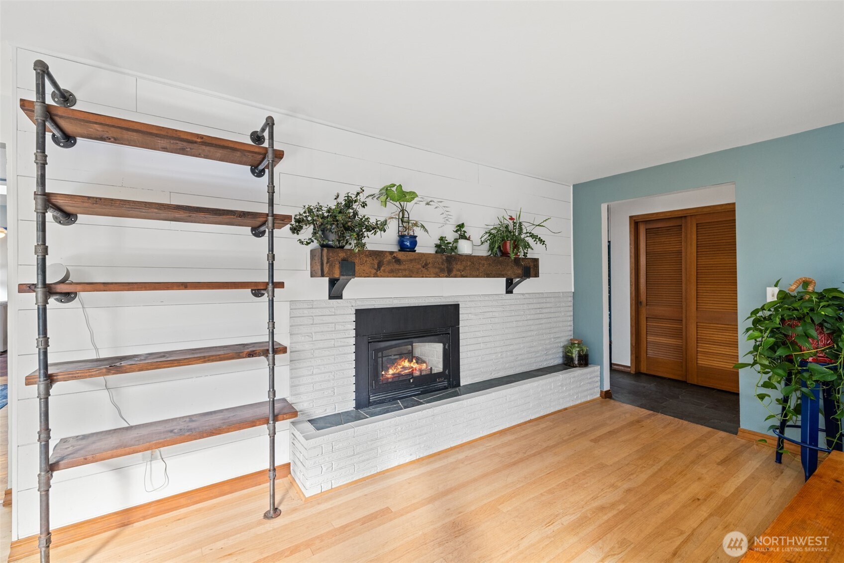 142 W Columbus Avenue Property Photo 6