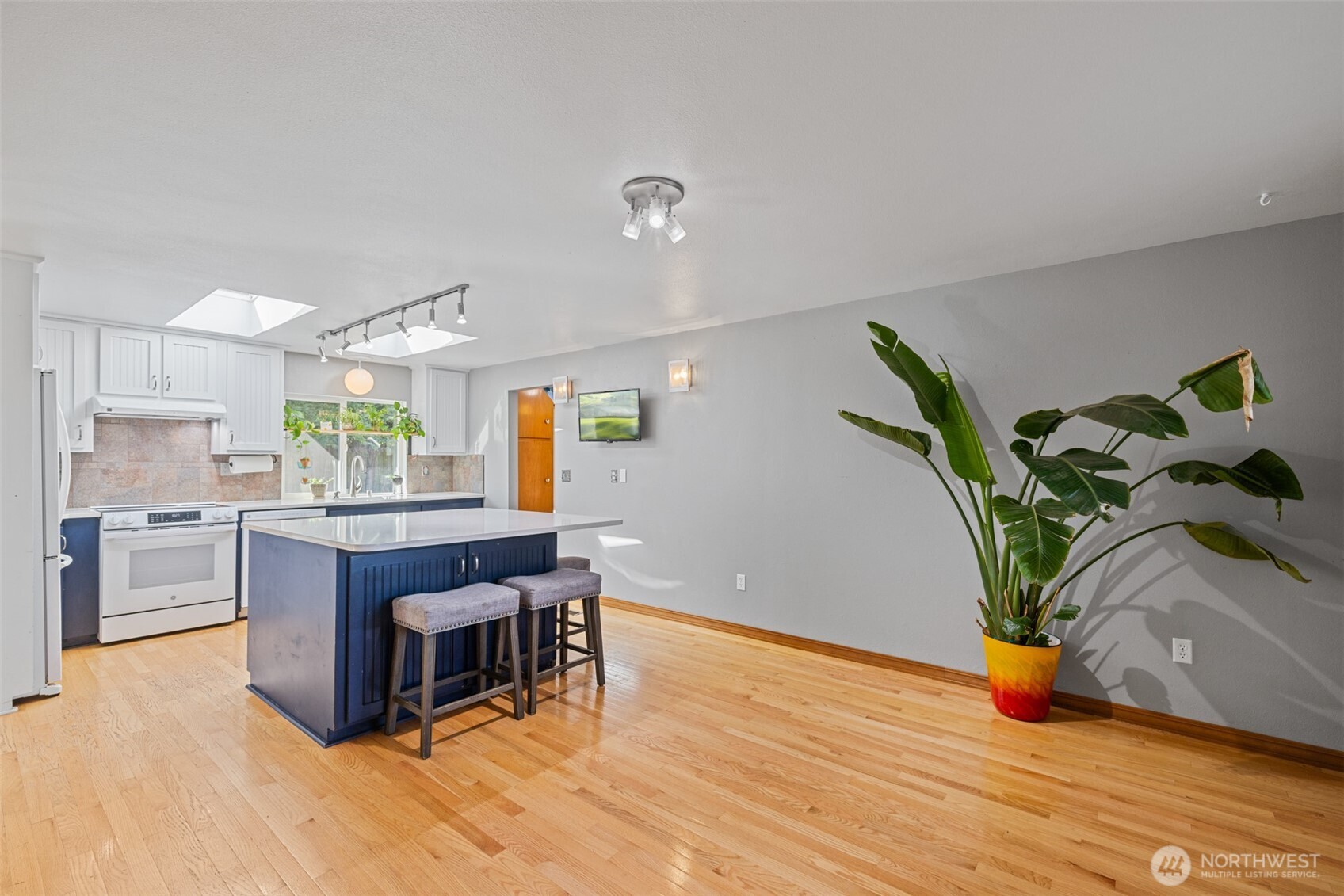 142 W Columbus Avenue Property Photo 14