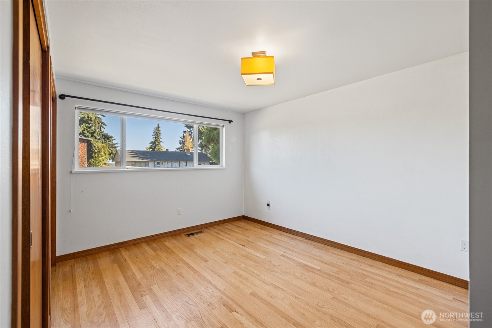 142 W Columbus Avenue Property Photo 18