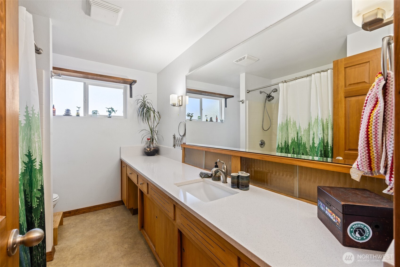 142 W Columbus Avenue Property Photo 22