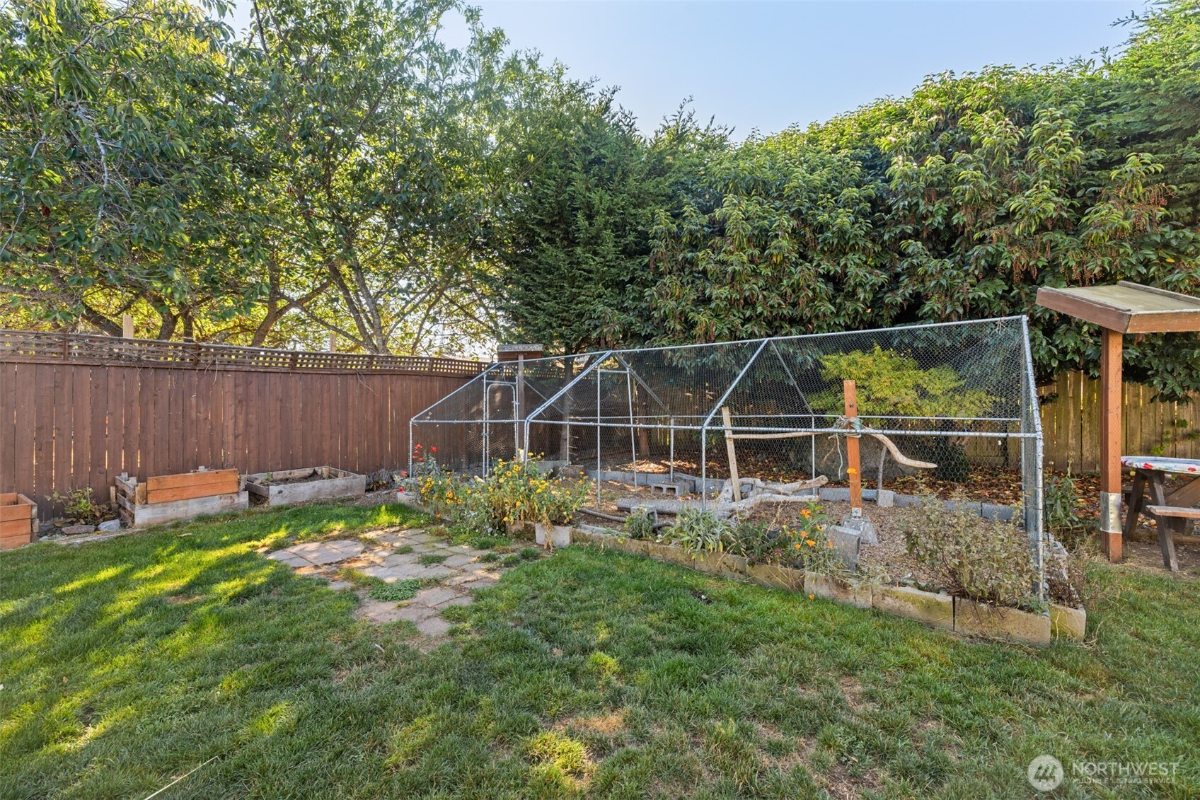 142 W Columbus Avenue Property Photo 32