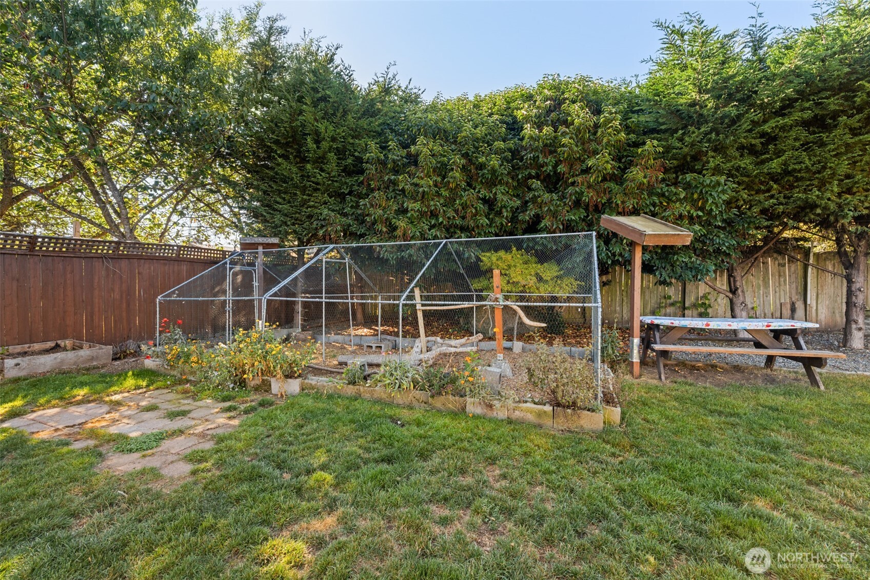 142 W Columbus Avenue Property Photo 33