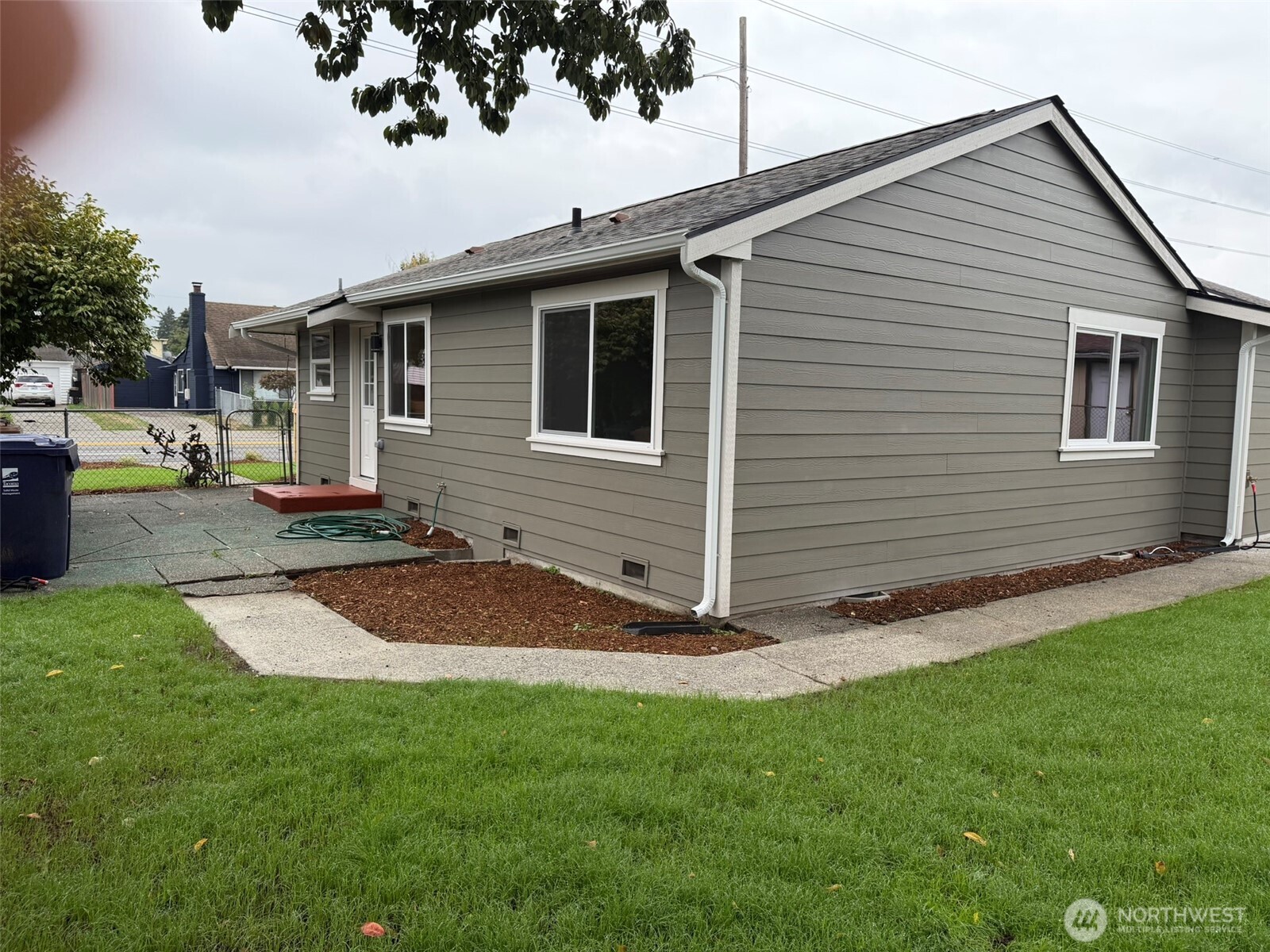 857 S 72nd Street Property Photo 3
