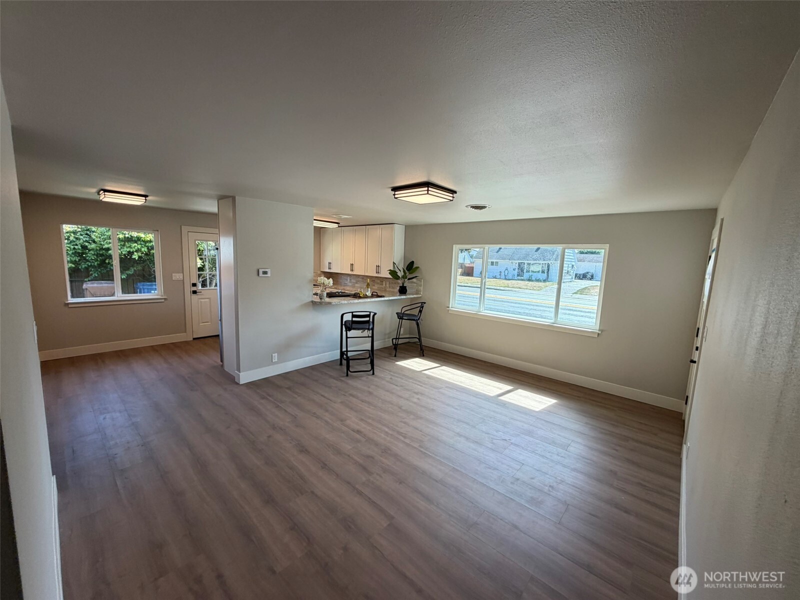 857 S 72nd Street Property Photo 4