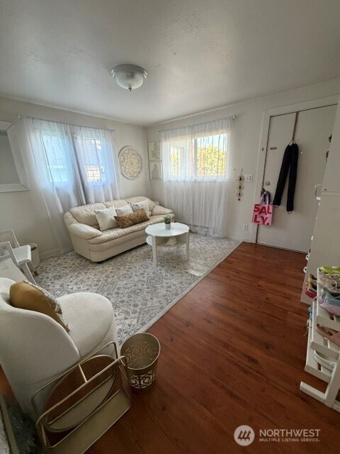 3831 17th Avenue Property Photo 2
